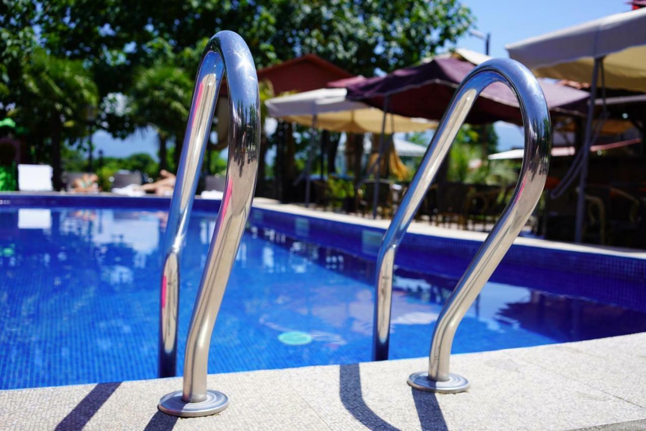 Ponto Hotel Kobuleti Exterior foto